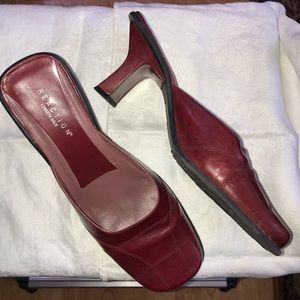 Red Kenneth CLE Reaction Mules, size 7